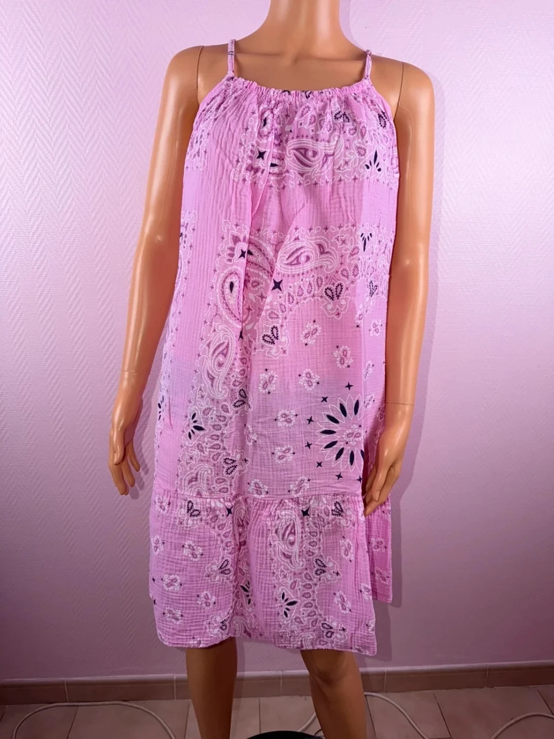 Vestido de mujer bandana de gasa de algodón usado una vez – photo 2